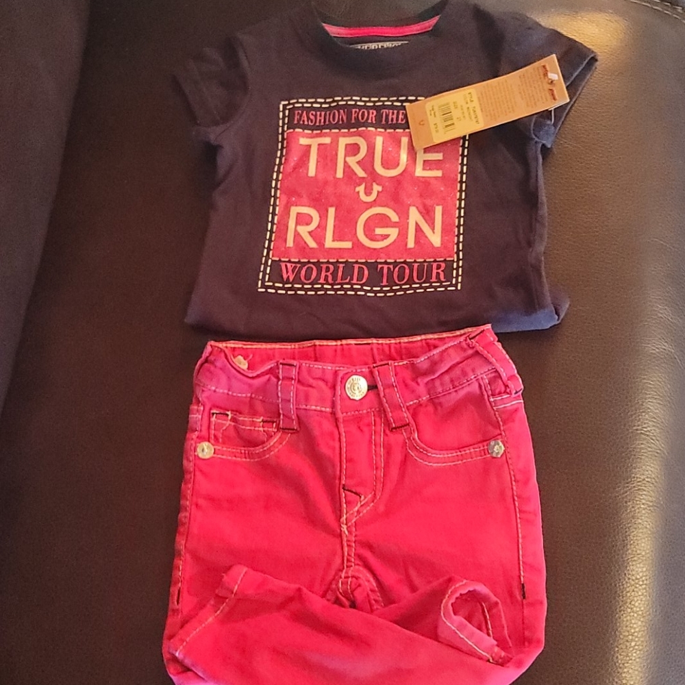 2T True Religion 2 piece pink jeans & tee shirt